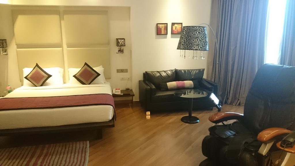 Ramada By Wyndham Navi Mumbai Hotel Luaran gambar