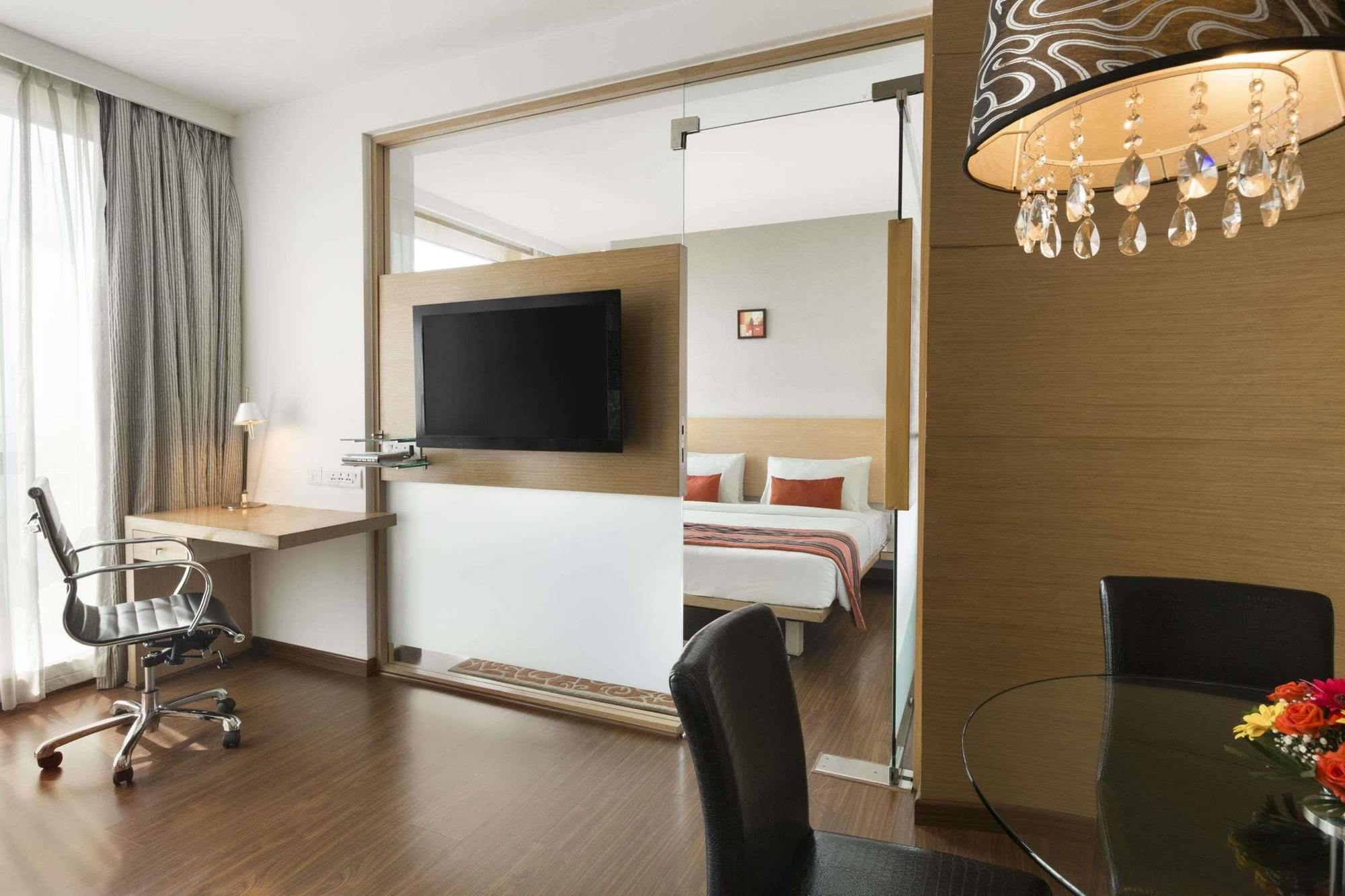 Ramada By Wyndham Navi Mumbai Hotel Luaran gambar
